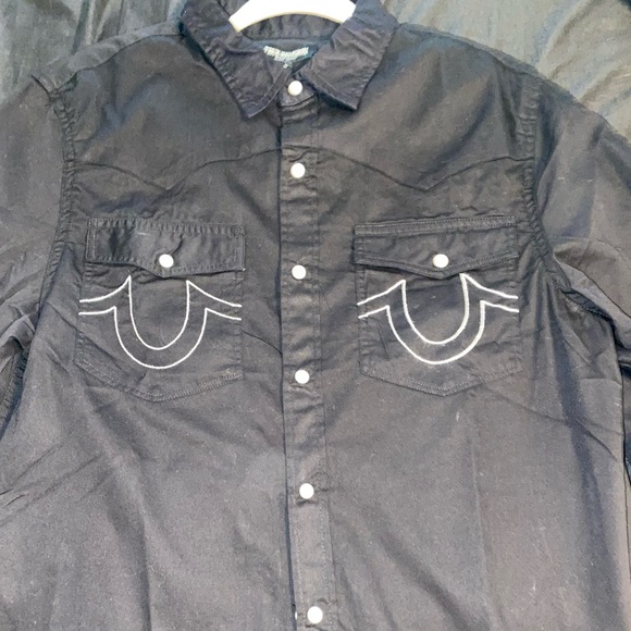Men’s True Religion Button Up - Picture 2 of 3
